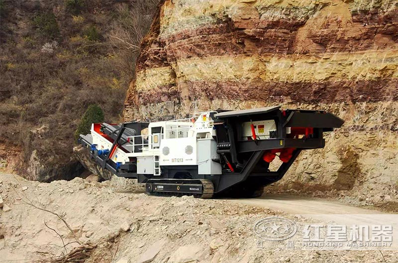 帶發(fā)電機(jī)移動(dòng)式碎石機(jī)現(xiàn)場(chǎng)