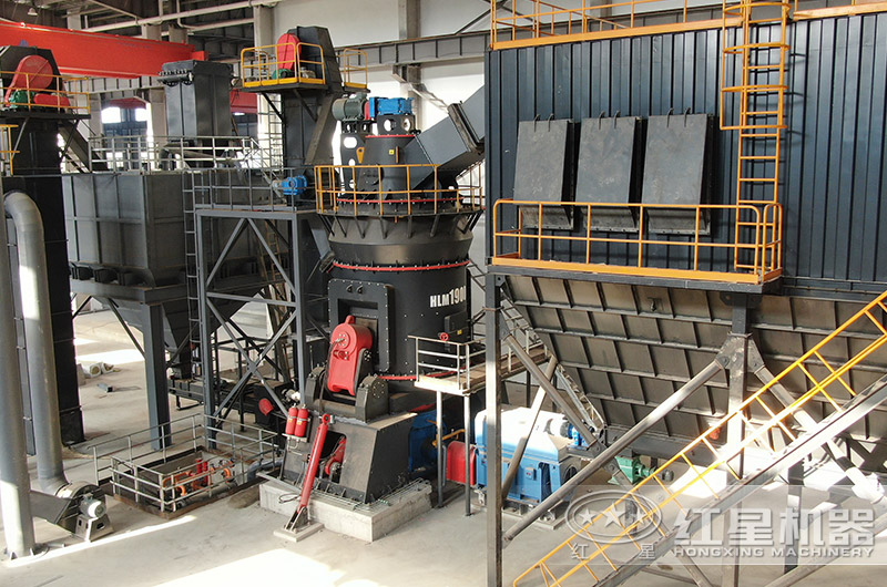 立式磨粉機(jī)現(xiàn)場(chǎng) 立式磨粉機(jī)現(xiàn)場(chǎng)