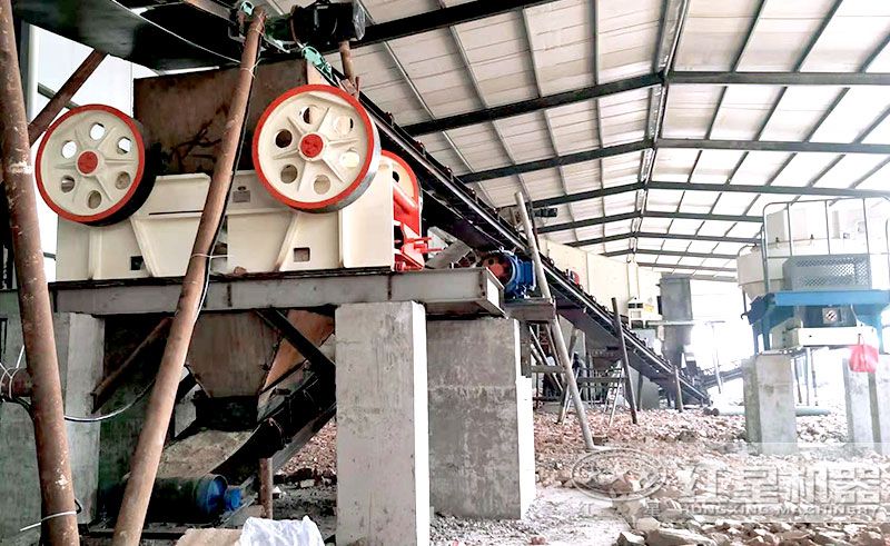 西藏河卵石制砂現場 西藏河卵石制砂現場