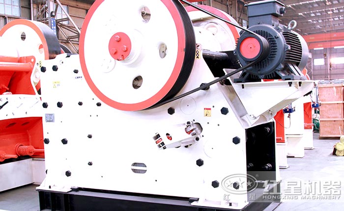 顎式破碎機(jī)近景圖 顎式破碎機(jī)近景圖