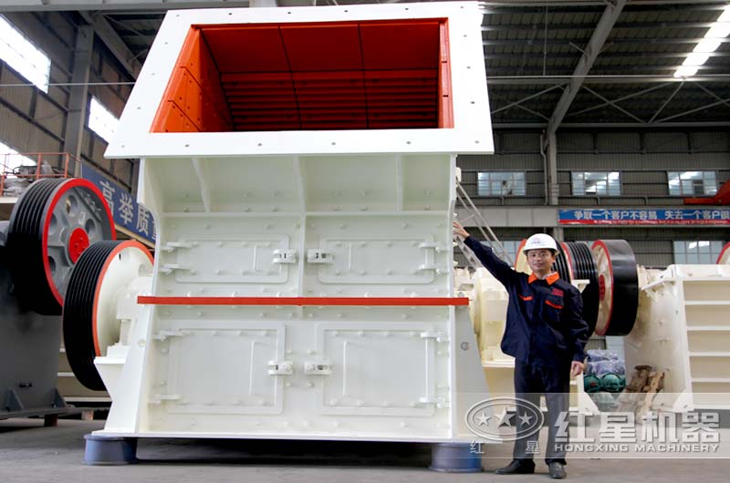 大型重錘式破碎機實拍 大型重錘式破碎機實拍