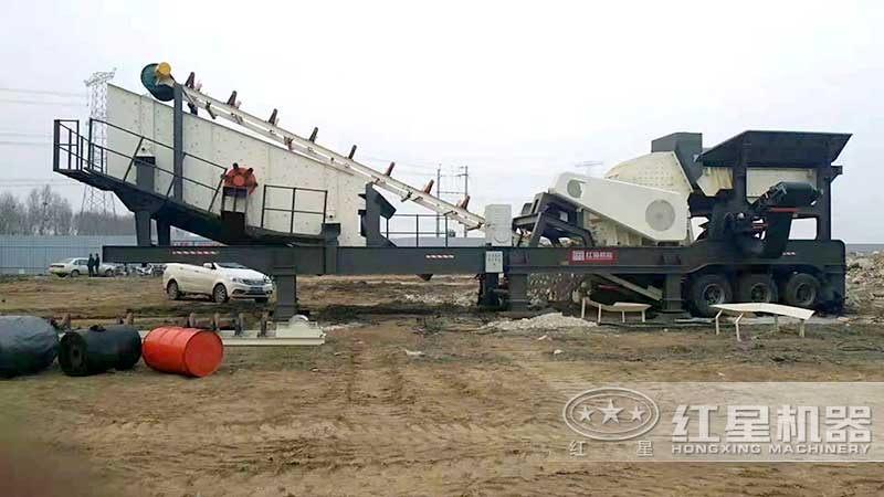 移動式重錘破碎機現場 移動式重錘破碎機現場