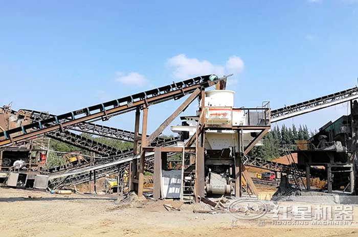 河卵石制砂生產線正在安裝中