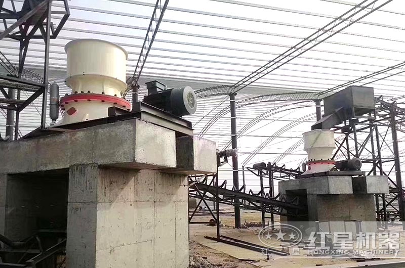 石灰?guī)r生產(chǎn)現(xiàn)場(chǎng)