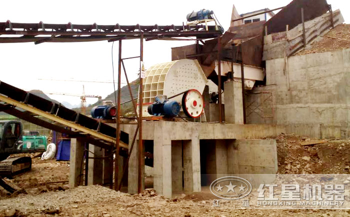 反擊式破碎機(jī)生產(chǎn)現(xiàn)場