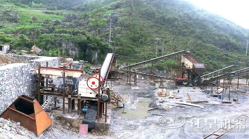 小型顎式粉碎機(jī)客戶現(xiàn)場二 小型顎式粉碎機(jī)客戶現(xiàn)場二