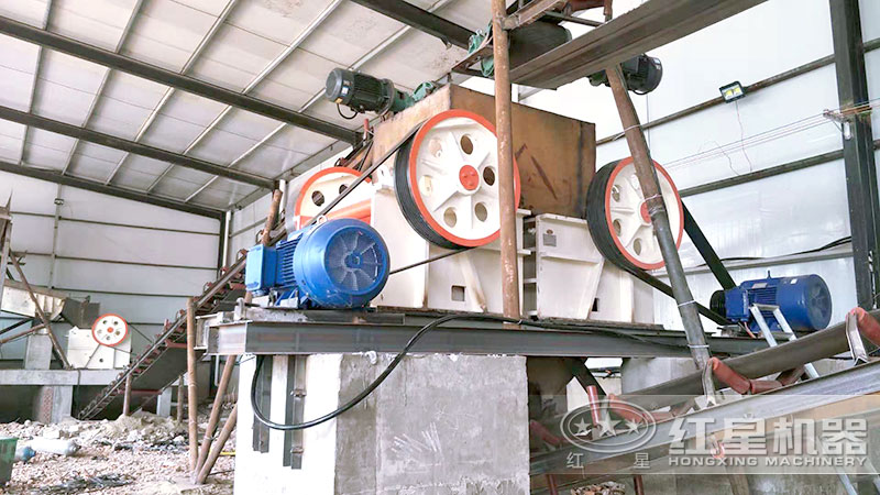 粗細(xì)鄂破作業(yè)現(xiàn)場