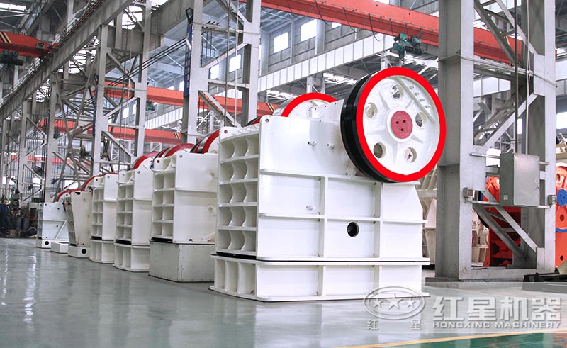 顎式破碎機是常見的粗破設備 顎式破碎機是常見的粗破設備