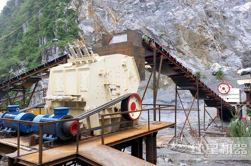 河南用戶石灰石反擊破生產現場 河南用戶石灰石反擊破生產現場