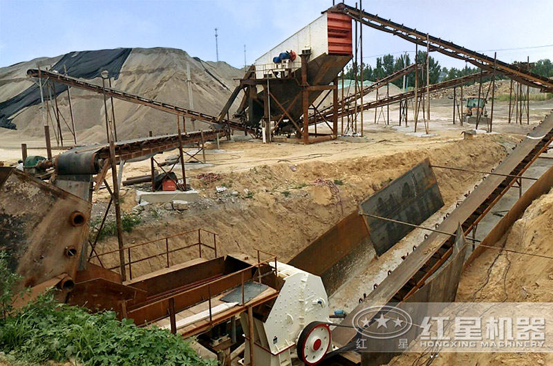 固定式錘式破碎機工作現場 固定式錘式破碎機工作現場