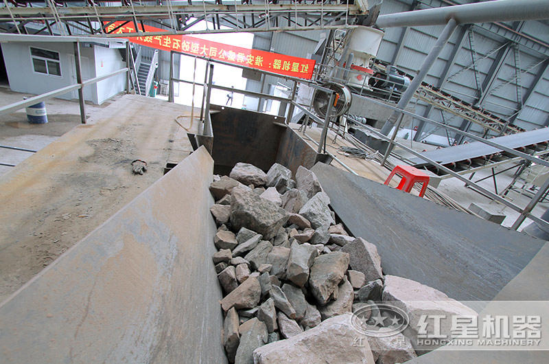 鋼渣破碎加工生產(chǎn)現(xiàn)場(chǎng) 鋼渣破碎加工生產(chǎn)現(xiàn)場(chǎng)