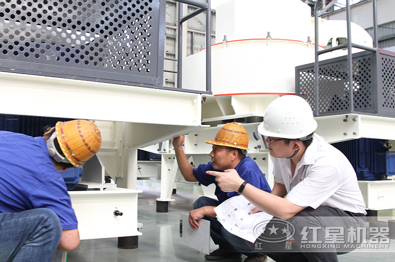 紅星機器技術人員認真負責 紅星機器技術人員認真負責