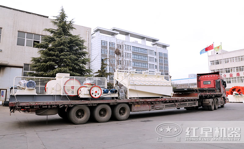 雙齒輥式破碎機(jī)發(fā)貨