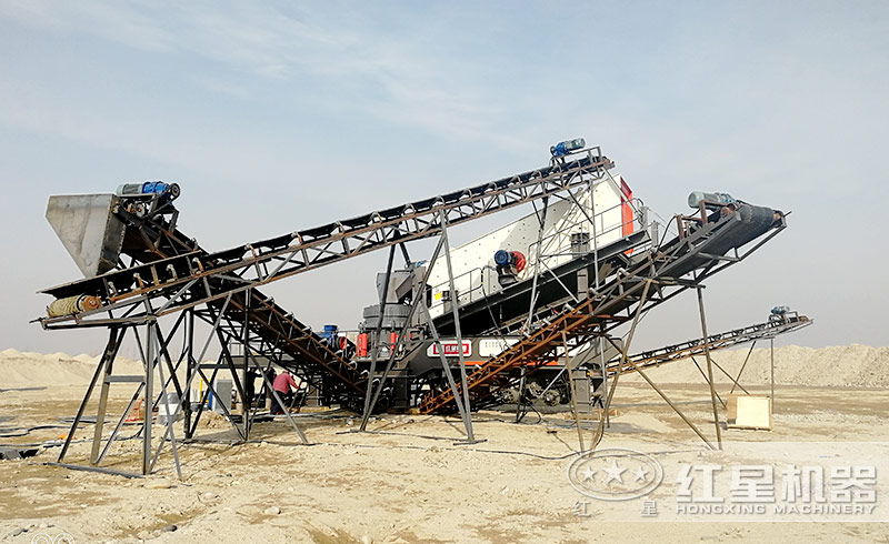 移動破碎站單機作業(yè)現(xiàn)場