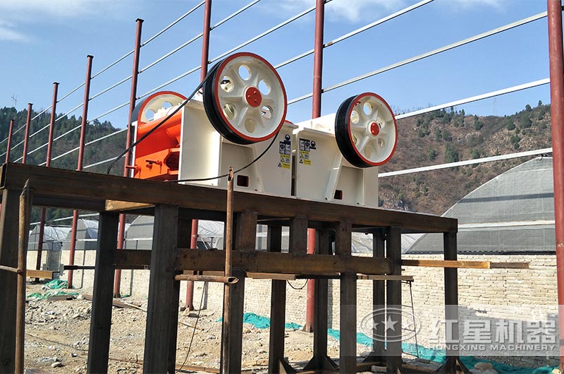 小型顎式破碎機現場實拍