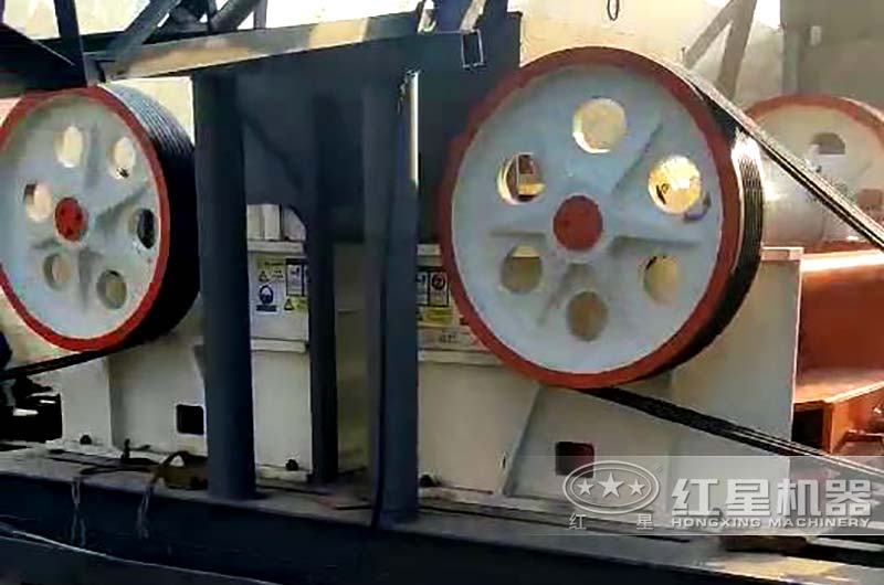 細鄂破出料較大,破碎比小、產量也小 細鄂破出料較大,破碎比小、產量也小