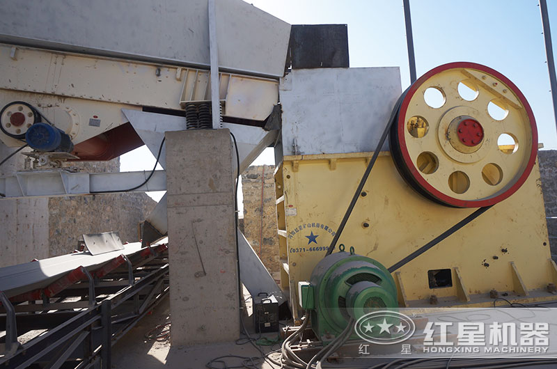 大型1215鄂破機(jī)作業(yè)現(xiàn)場(chǎng)實(shí)拍 大型1215鄂破機(jī)作業(yè)現(xiàn)場(chǎng)實(shí)拍