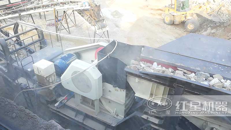 MTF96移動破碎機出料較粗 MTF96移動破碎機出料較粗