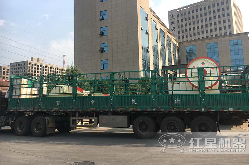 紅星顎式破碎機廠家發貨 紅星顎式破碎機廠家發貨