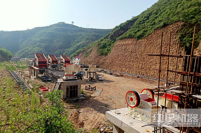 CJ歐版顎式破碎機地面作業案例現場 CJ歐版顎式破碎機地面作業案例現場