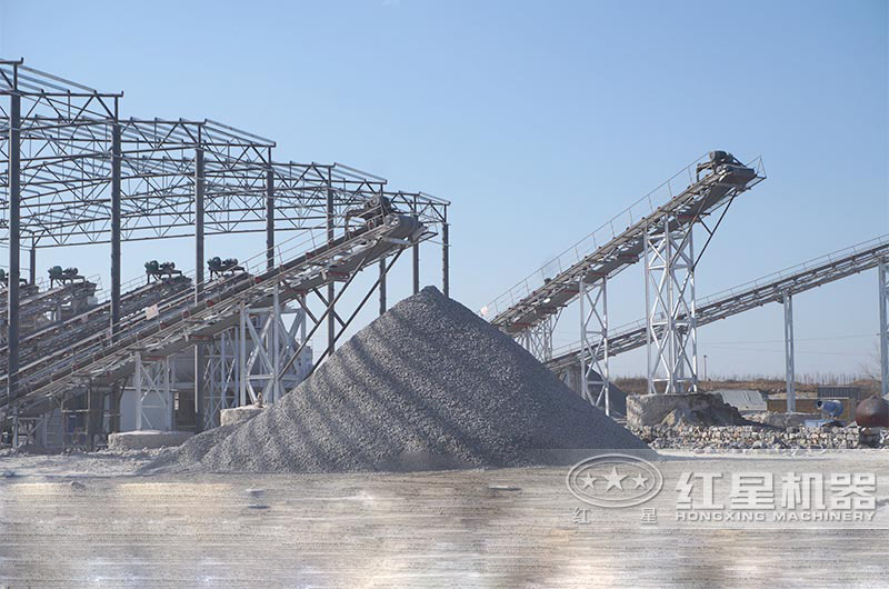 時產600多噸的大型砂石場 時產600多噸的大型砂石場