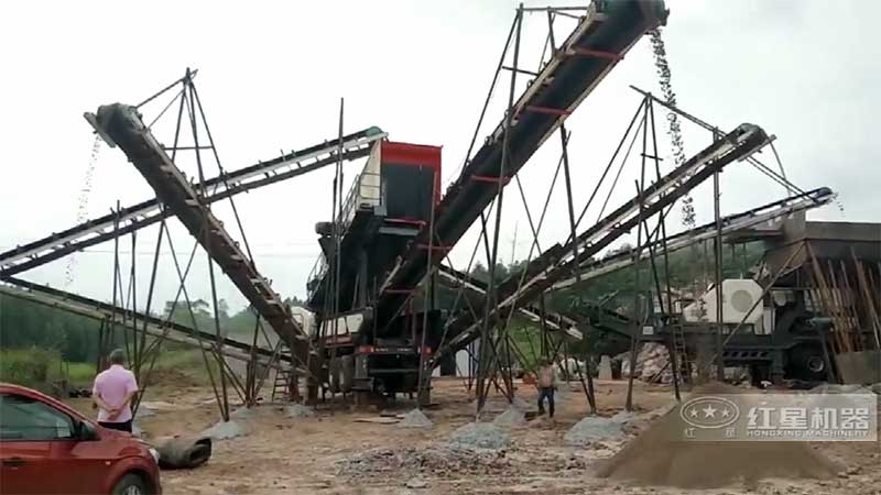 移動式破碎機現場
