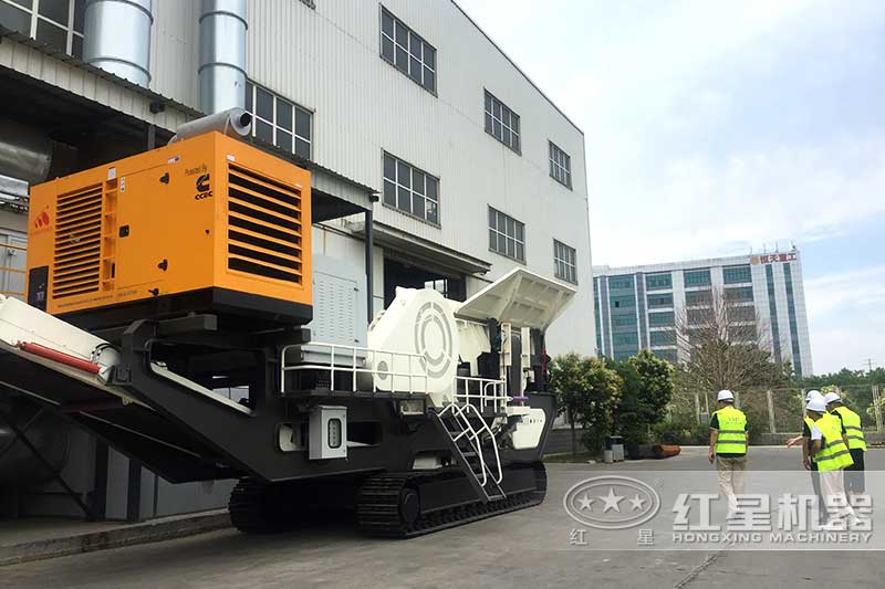 客戶到廠考察移動破碎站 客戶到廠考察移動破碎站