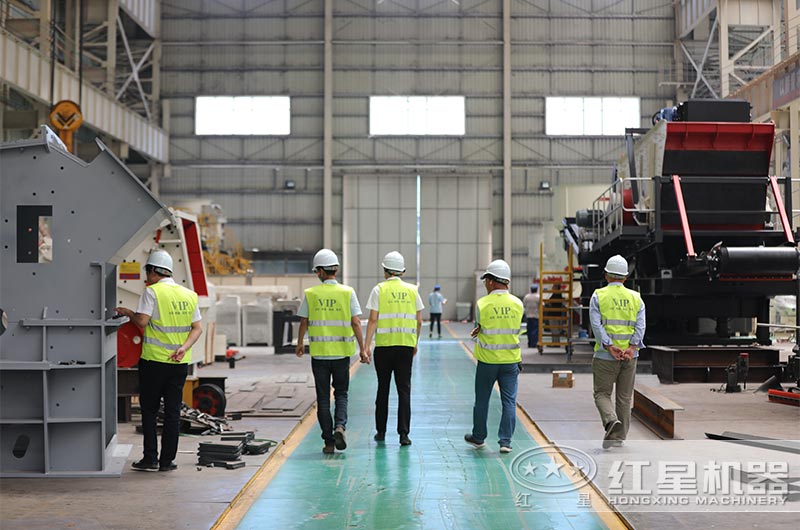 客戶參觀紅星機器設備生產車間
