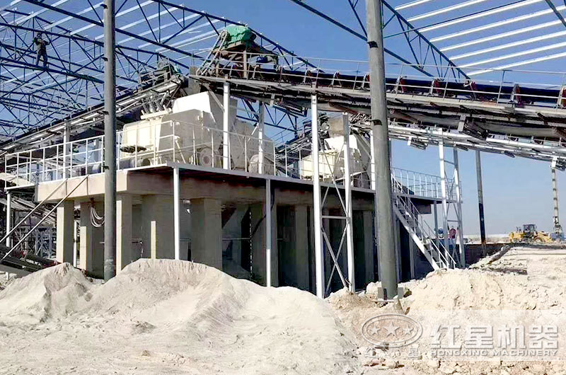 搭建篩分運輸設備對石粉進行回收 搭建篩分運輸設備對石粉進行回收