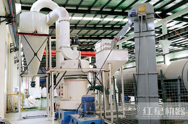 雷蒙磨粉機(jī)環(huán)保現(xiàn)場(chǎng)圖 雷蒙磨粉機(jī)環(huán)保現(xiàn)場(chǎng)圖