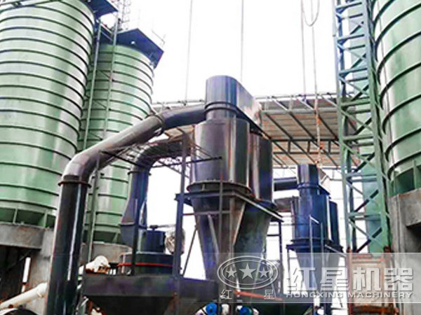 HGM130磨粉機(jī)現(xiàn)場(chǎng)圖 HGM130磨粉機(jī)現(xiàn)場(chǎng)圖