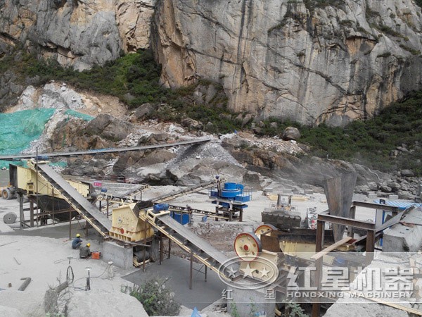 新型破碎設備生產現場圖 新型破碎設備生產現場圖