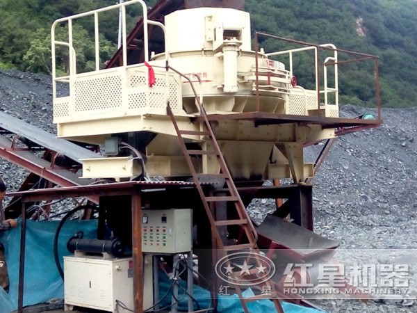 Hx新型制砂機現場作業圖