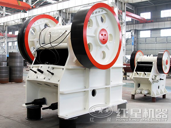 鄂式破碎機 鄂式破碎機