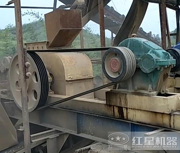 對(duì)輥式破碎機(jī)安裝試車 對(duì)輥式破碎機(jī)安裝試車