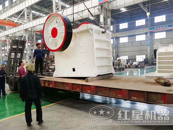 一小時400噸石料場碎石設備發貨現場 一小時400噸石料場碎石設備發貨現場