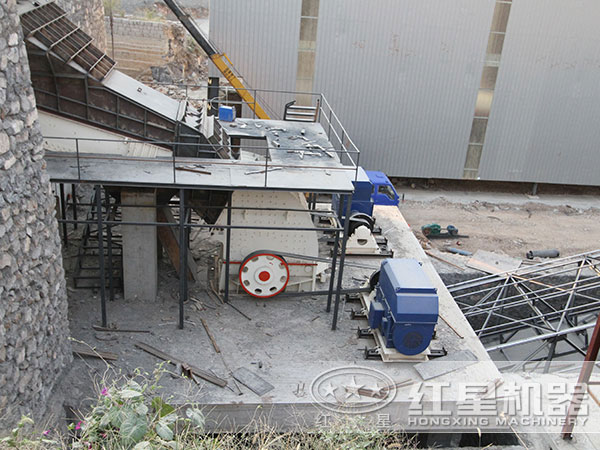 砂石廠作業(yè)現(xiàn)場(chǎng)作業(yè)圖