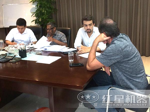 紅星玄武巖破碎機(jī)生產(chǎn)線質(zhì)優(yōu)價(jià)廉與印度尼西亞達(dá)成合作協(xié)議