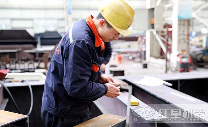 認真、精細是紅星工作人員對設備的高標準