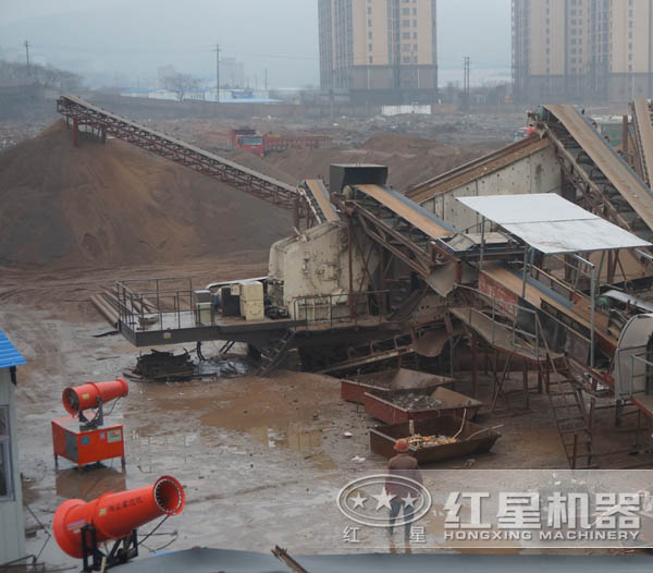 移動式破碎站工作現(xiàn)場