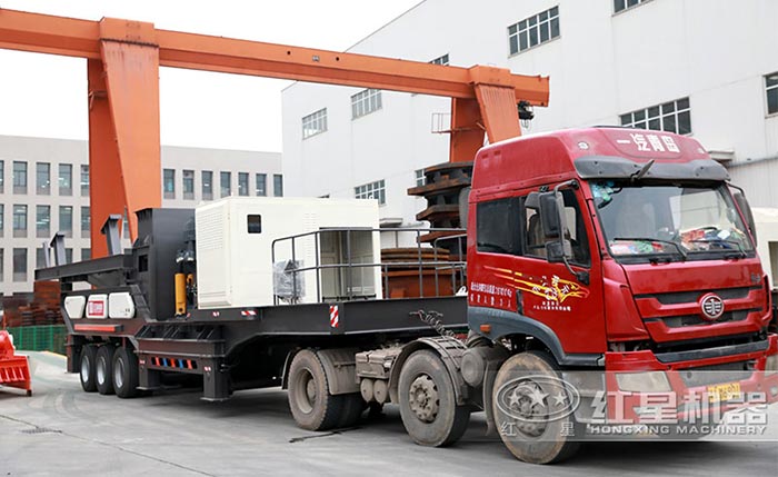 車頭牽引開著走的半掛車式砂石機_半掛車沙石料破碎機