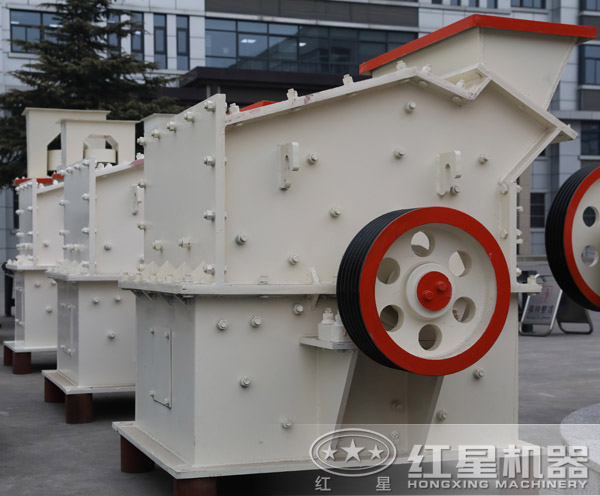 PXJ800×400細碎機側面 PXJ800×400細碎機側面