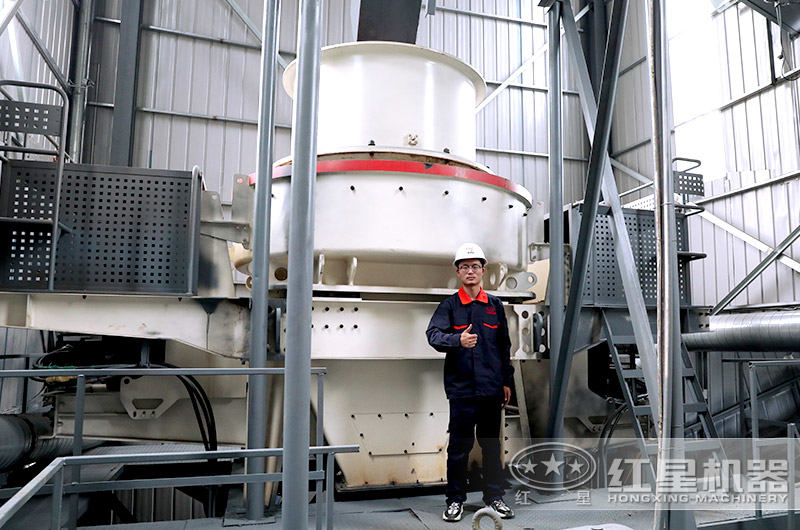 登封客戶環保制砂現場,紅星技術工程師正在做最后的檢查 登封客戶環保制砂現場,紅星技術工程師正在做最后的檢查