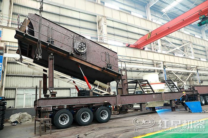 移動破碎站搭載制砂機（安裝中）