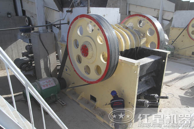 日產2.5萬噸高鈣石礦破碎機 日產2.5萬噸高鈣石礦破碎機