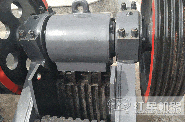 顎式破碎機進料口細節展示