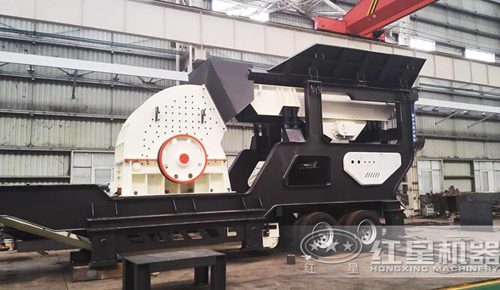 移動(dòng)破碎站搭載重錘破