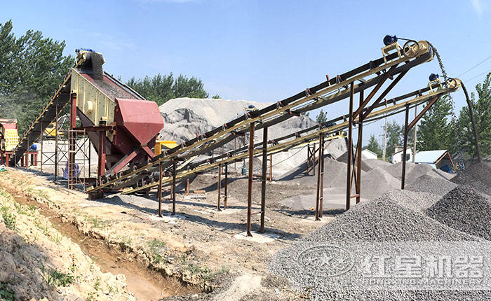 配合振動(dòng)篩下的皮帶輸送機(jī) 配合振動(dòng)篩下的皮帶輸送機(jī)