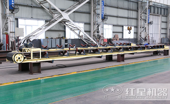 皮帶輸送機(jī)車間展示 皮帶輸送機(jī)車間展示