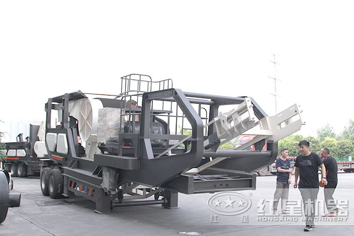移動式粉碎機_移動式粉碎篩分車現貨供應 移動式粉碎機_移動式粉碎篩分車現貨供應